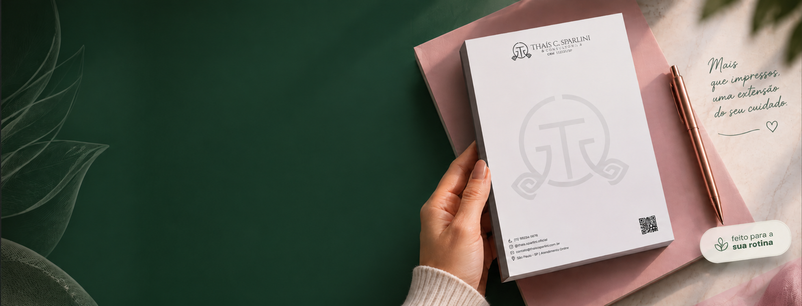 Receituário personalizado em uma composição de papelaria profissional