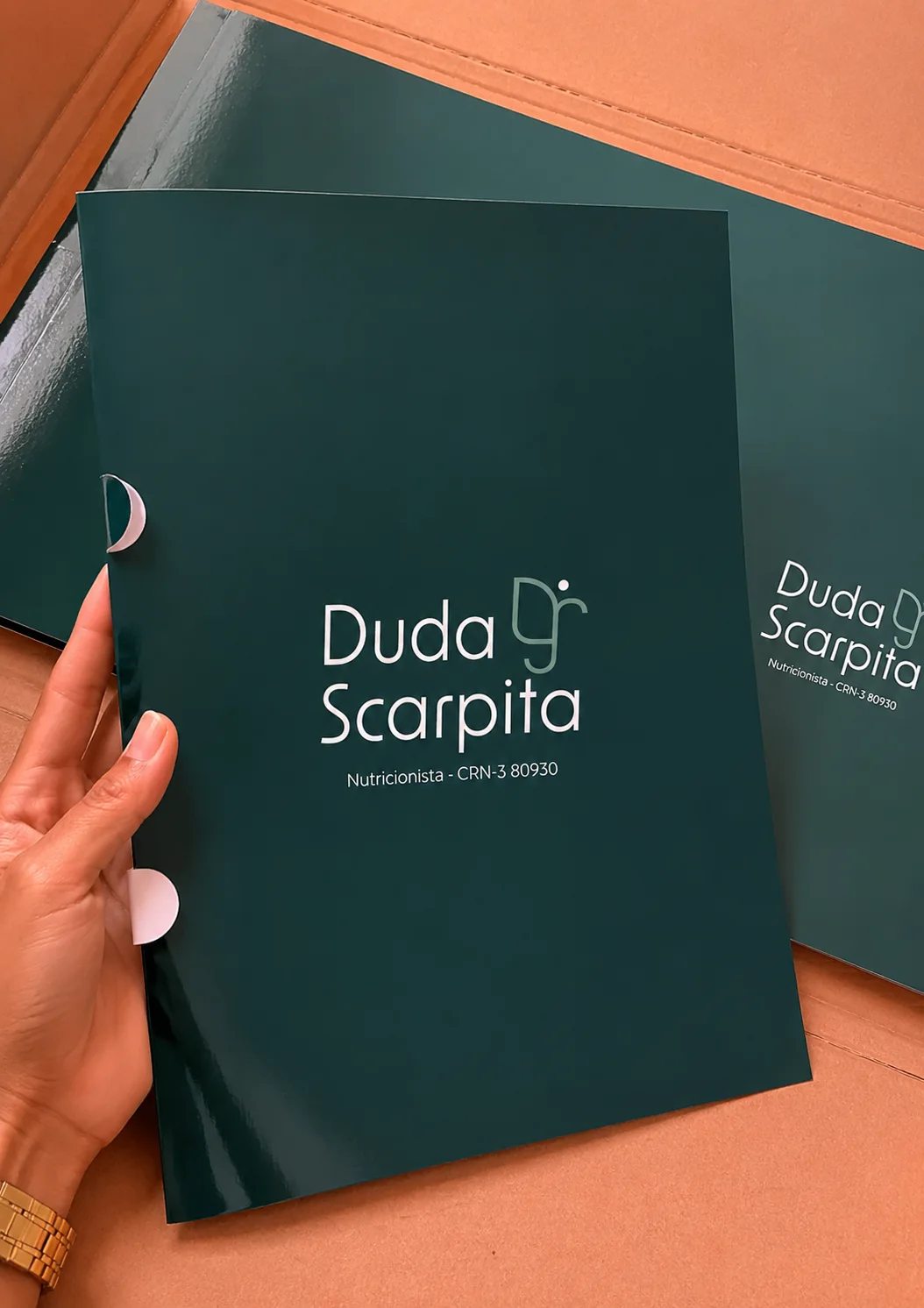 Pasta com corte meia lua personalizada